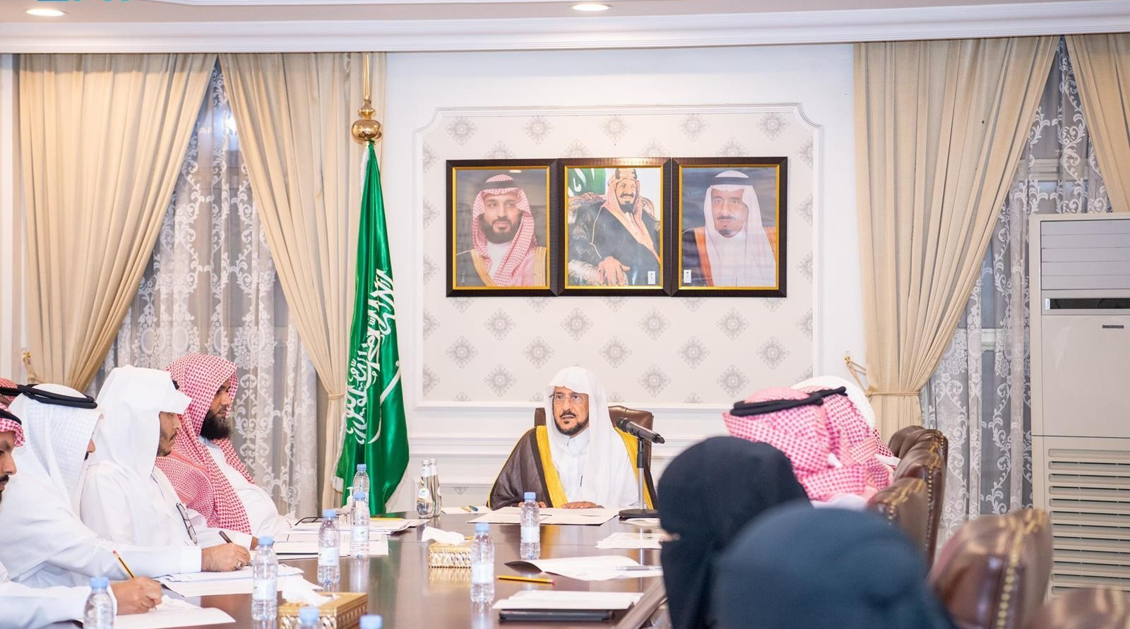 Islamic Affairs Minister Holds Meeting to Discuss Ministry's Projects for This Year's Hajj Season 1445 AH