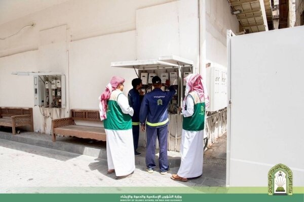 इस्लामिक मामलों के मंत्रालय ने जेद्दाह में मस्जिद की उपयोगिताओं के अवैध उपयोग का पता लगाया: सात बिजली मीटरों का दुरुपयोग किया गया