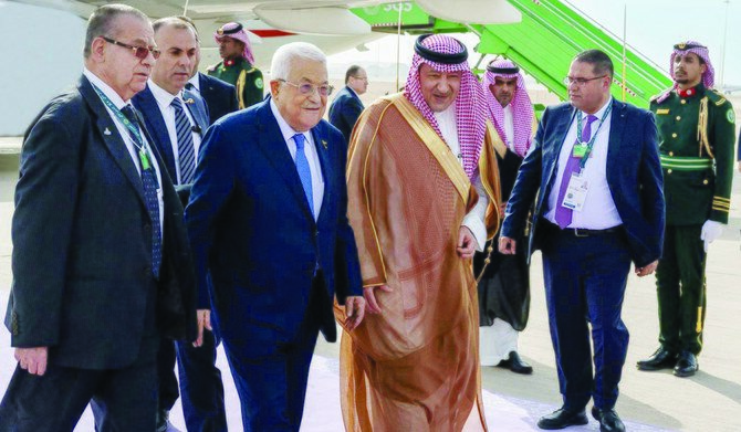 Saudi Deputy Minister Welcomes Palestinian President Abbas Ahead of WEF Meeting