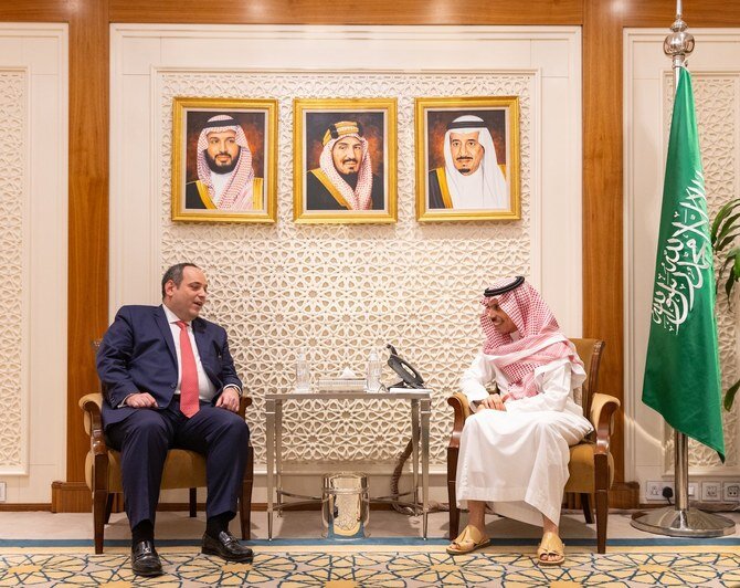 Saudi Arabia's Preparations for Exceptional Expo 2030: Prince Faisal and BIE Chief Discuss Coordination