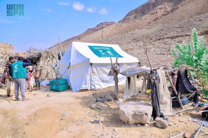 Naghahatid ang KSrelief ng mga Emergency Shelter at Tulong sa mga Naapektuhang Lakas ng Baha sa Yemen