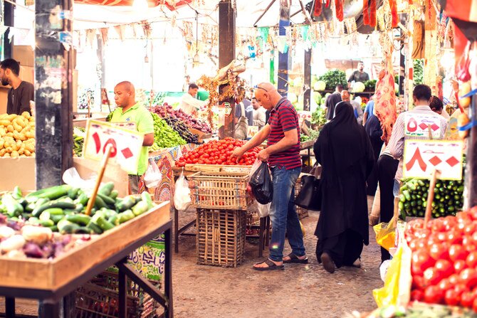 Egypt's Inflation Rate Dips Slightly to 32.5% in April; Non-Oil Private Sector Continues Contraction