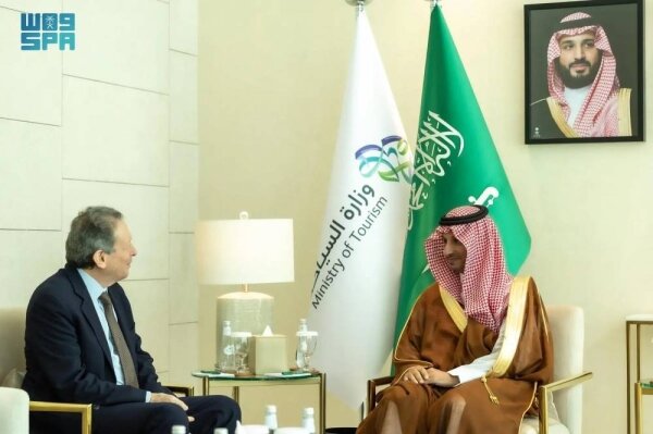 पर्यटन मंत्री और हयात इंटरनेशनल के अध्यक्ष ने सऊदी अरब में विस्तार योजनाओं, प्रशिक्षण के अवसरों और बुनियादी ढांचे के विकास पर चर्चा की